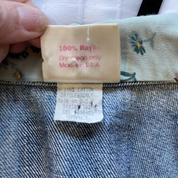 Beautiful Jean vest jacket with matching color collar to skirt set - Picture 3 of 7